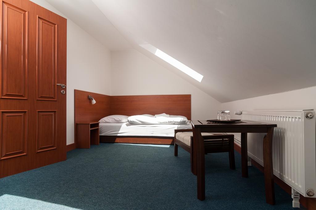 Hotel Radejov Knezdub Exteriér fotografie