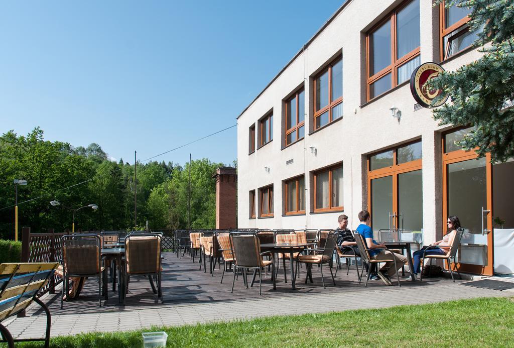 Hotel Radejov Knezdub Exteriér fotografie