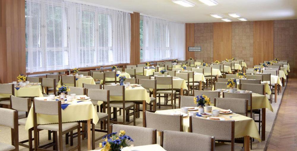 Hotel Radejov Knezdub Exteriér fotografie