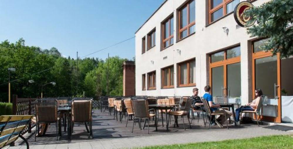 Hotel Radejov Knezdub Exteriér fotografie